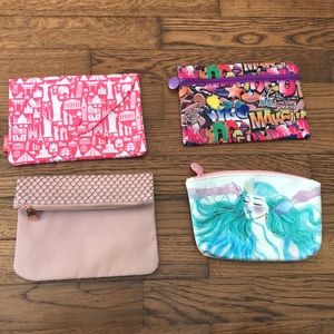 Set of 4 cosmetic bags
